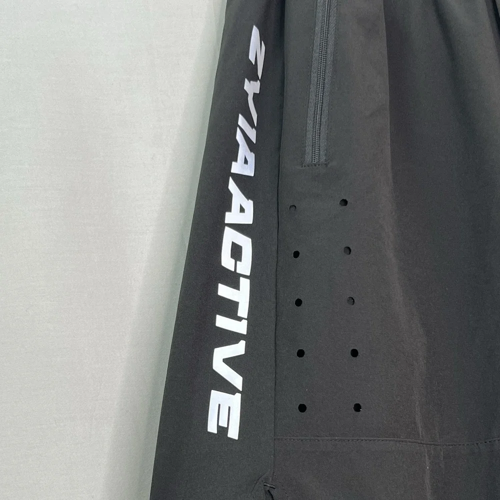 ZYIA active shorts